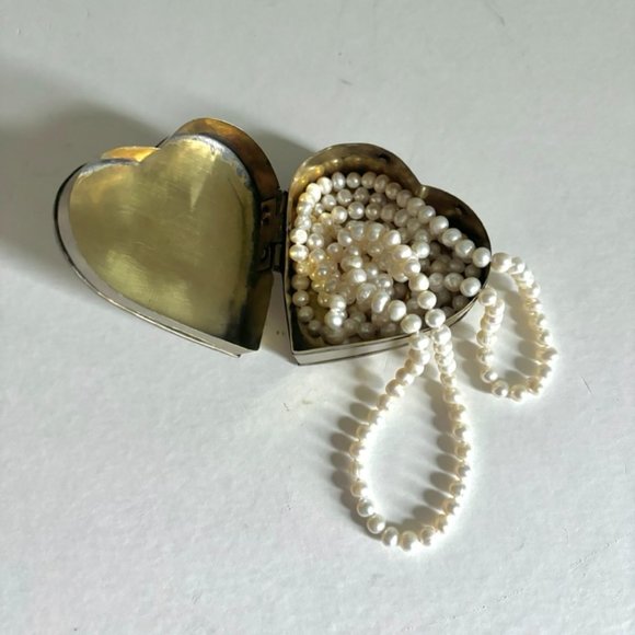 Vintage Brass Heart Shaped Hinged Trinket/Ring Dish | Jewelry Box - Picture 7 of 8